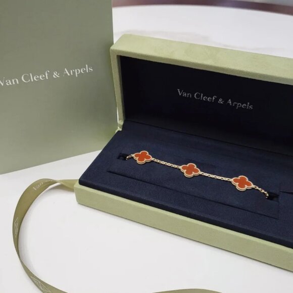 ✅Van Cleef & Arpels 18K gold red agate bracelet - Picture 4 of 6